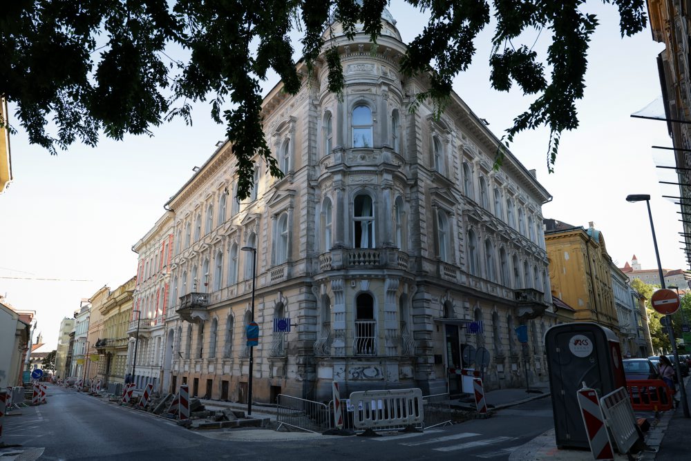 Rekonštrukcia južnej časti Kozej ulice v bratislavskom Starom Meste