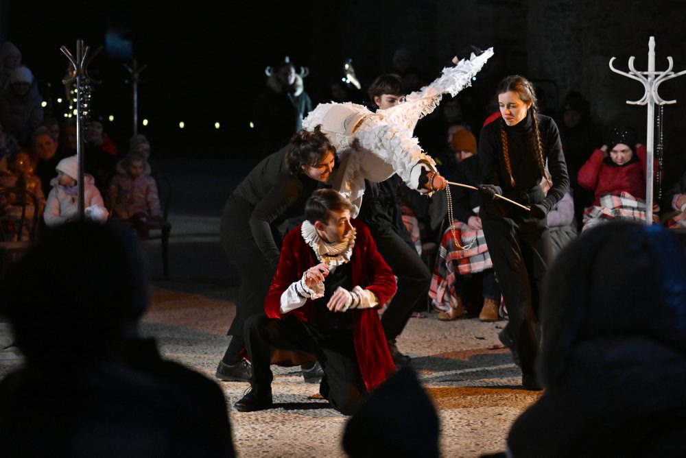 Divadelné predstavenie Labutieho jazera na Červenom Kameni 