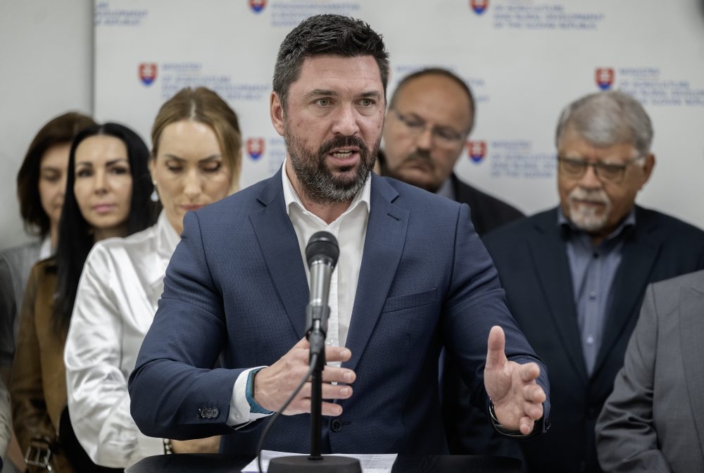 TK ministerstva pôdohospodárstva na tému - Koniec množiarňam: Stop utrpeniu zvierat