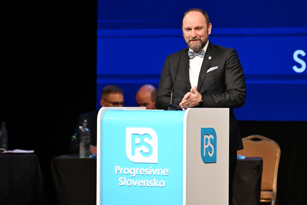 Snem PS zvolil opätovne za predsedu hnutia M. Šimečku