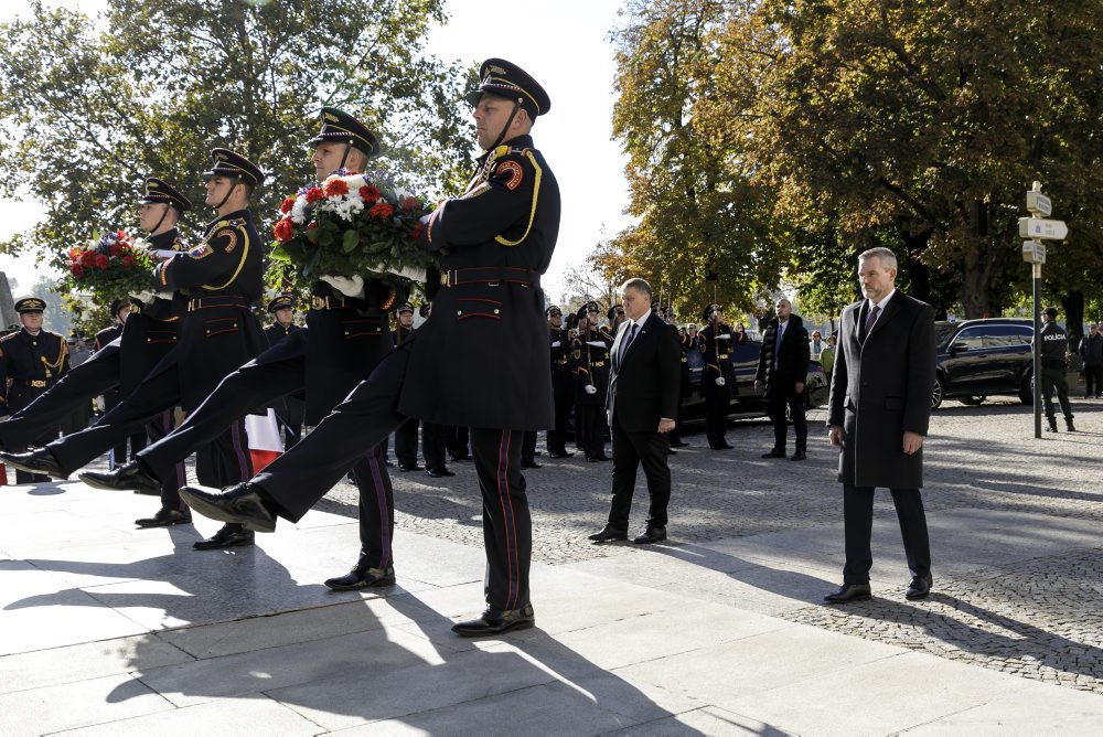 Prezident SR Peter Pellegrini položil veniec k Pamätníku československej štátnosti pri príležitosti 108. výročia vzniku Československej republiky 
