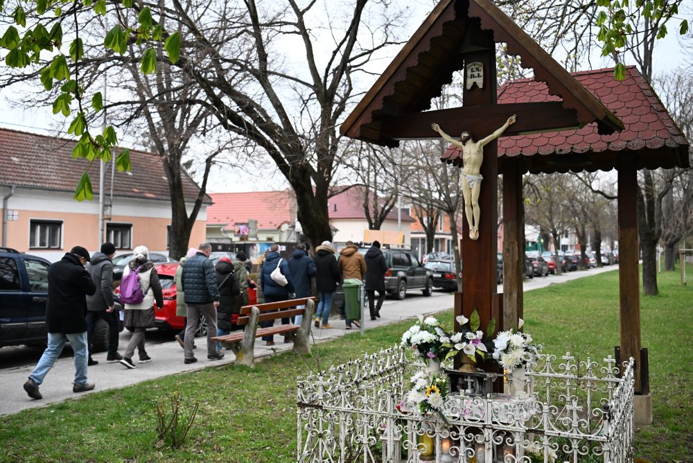 Atmosféra pochodu živých v Piešťanoch - Spomienka na výročie prvého transportu židovských dievčat a žien z mesta