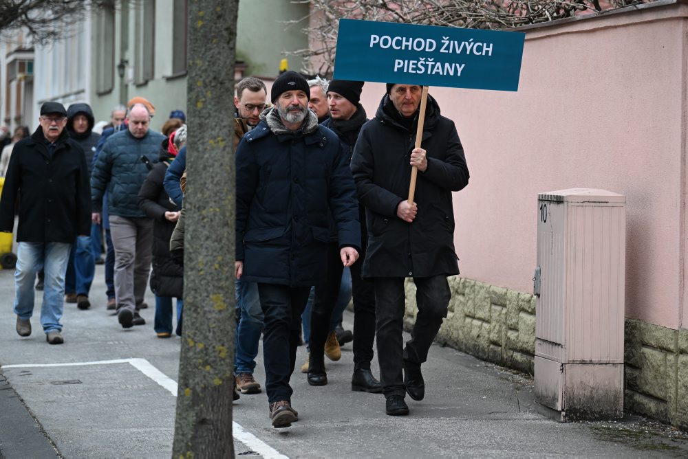 Atmosféra pochodu živých v Piešťanoch - Spomienka na výročie prvého transportu židovských dievčat a žien z mesta