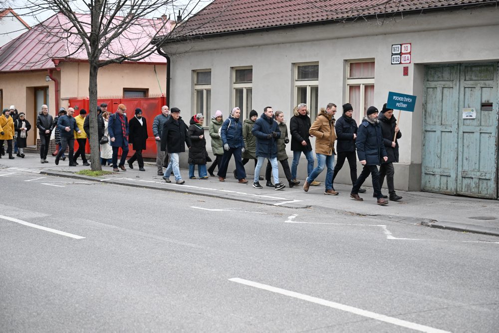 Atmosféra pochodu živých v Piešťanoch - Spomienka na výročie prvého transportu židovských dievčat a žien z mesta