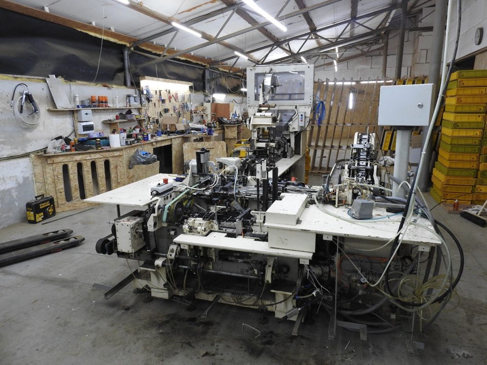 Finančná správa odhalila nelegálnu výrobňu cigariet, našli 11,2 tony tabaku