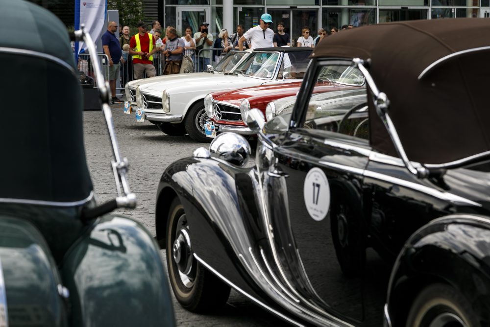 V Bratislave boli sprístupnené stovky veteránov, skončila sa tam FIVA Rally