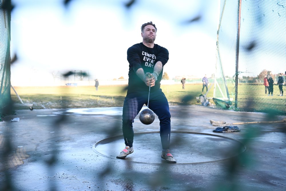 Silvestrovský hod bremenom v Trnave