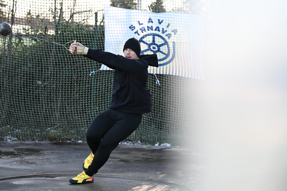 Silvestrovský hod bremenom v Trnave