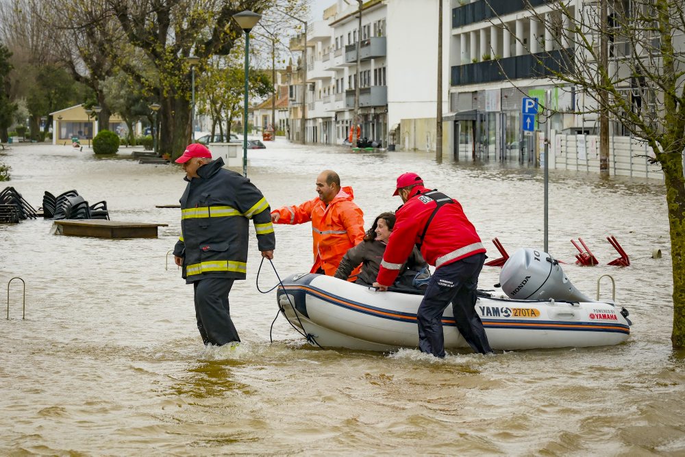 Búrka Kristin v Portugalsku