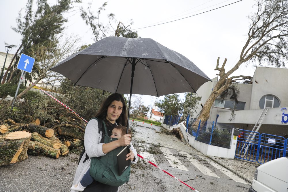 Búrka v Portugalsku 
