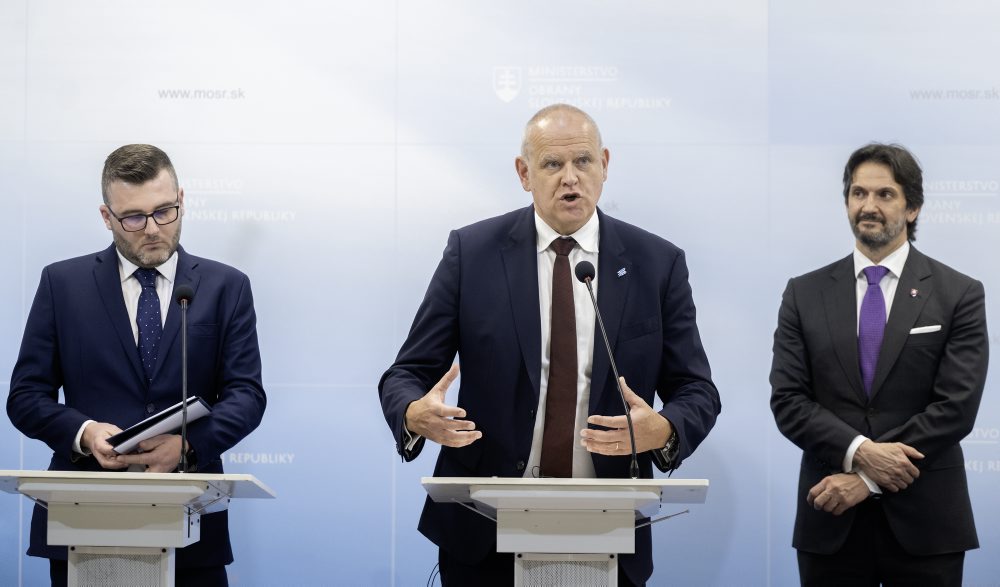 Tlačová konferencia pri príležitosti podpisu memoranda medzi spoločnosťou EURENCO a spoločnosťou ZVS holding, ktorá sa uskutoční aj za účasti podpredsedu vlády a ministra obrany SR Roberta Kaliňáka