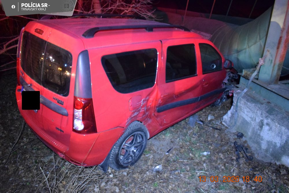 Polícia hľadá svedkov staršej dopravnej nehody, ktorá sa stala v Červeníku