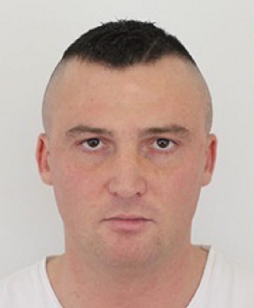 Polícia pátra po Tomášovi A., vydali na neho zatýkací rozkaz a čaká ho väzenie