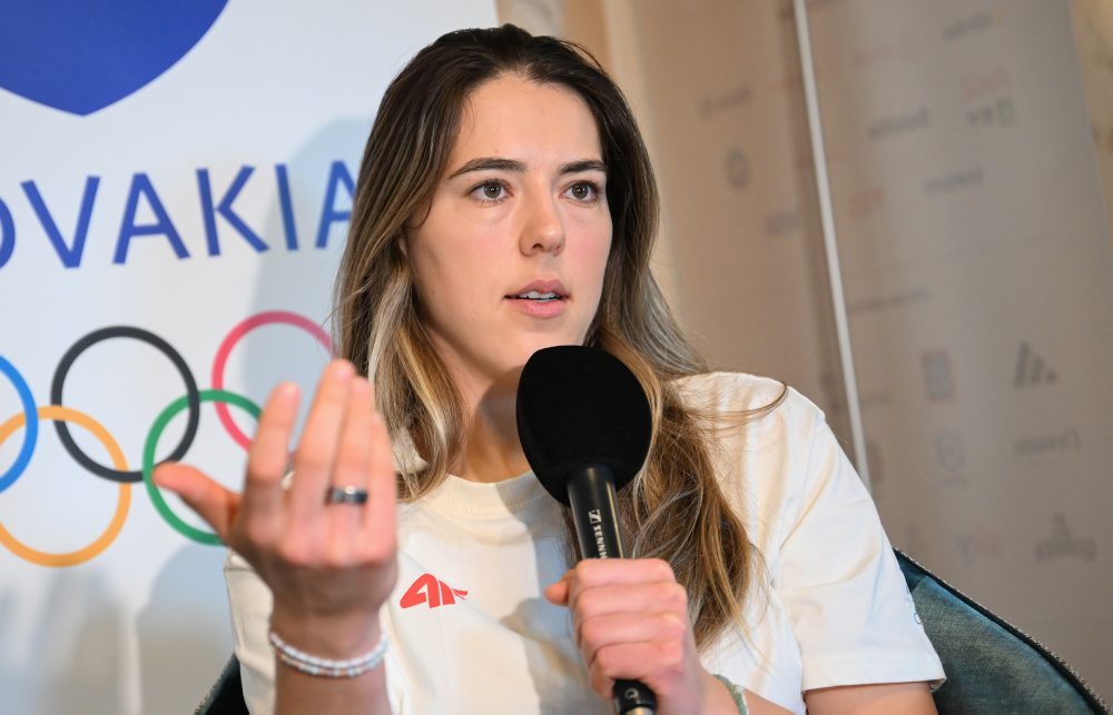 Brífing s Petrou Vlhovou pred jej zajtrajším štartom v tímovej kombinácii 