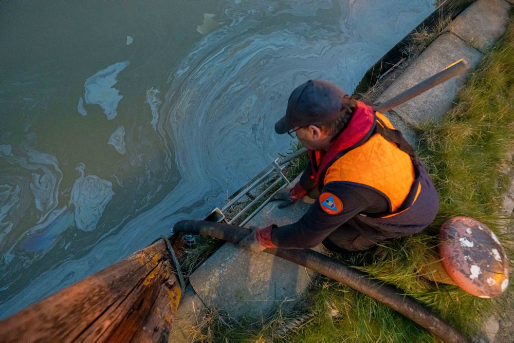 Prístav Antverpy po úniku ropných látok znovu otvorili