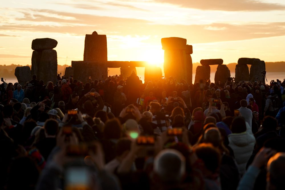 Tradičné oslavy letného slnovratu v Stonehenge 