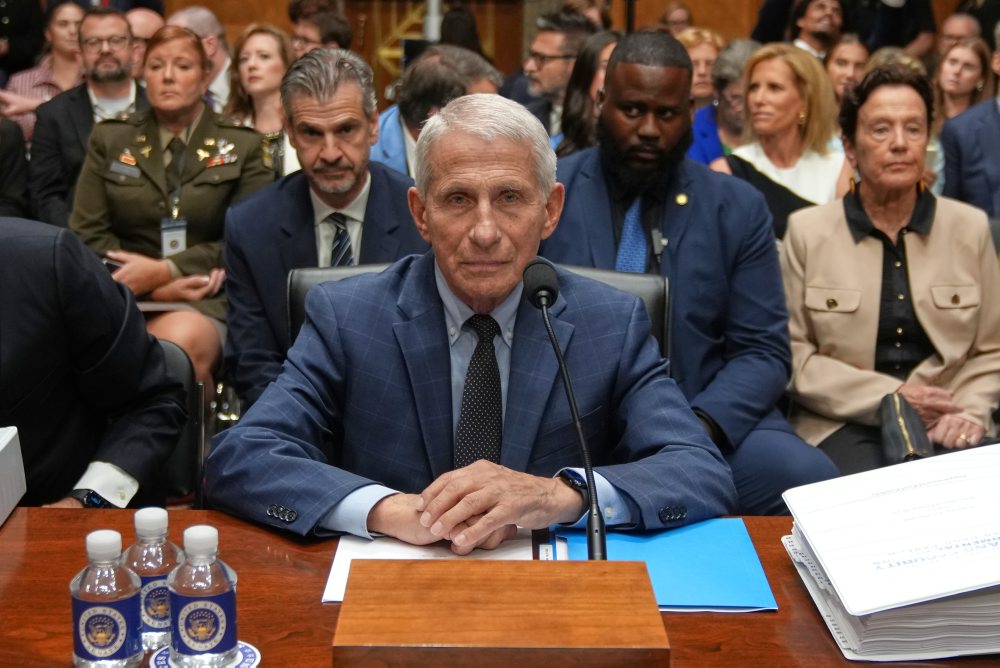 Fauci sa odvolal na piaty dodatok a odmietol vypovedať pred výborom Senátu