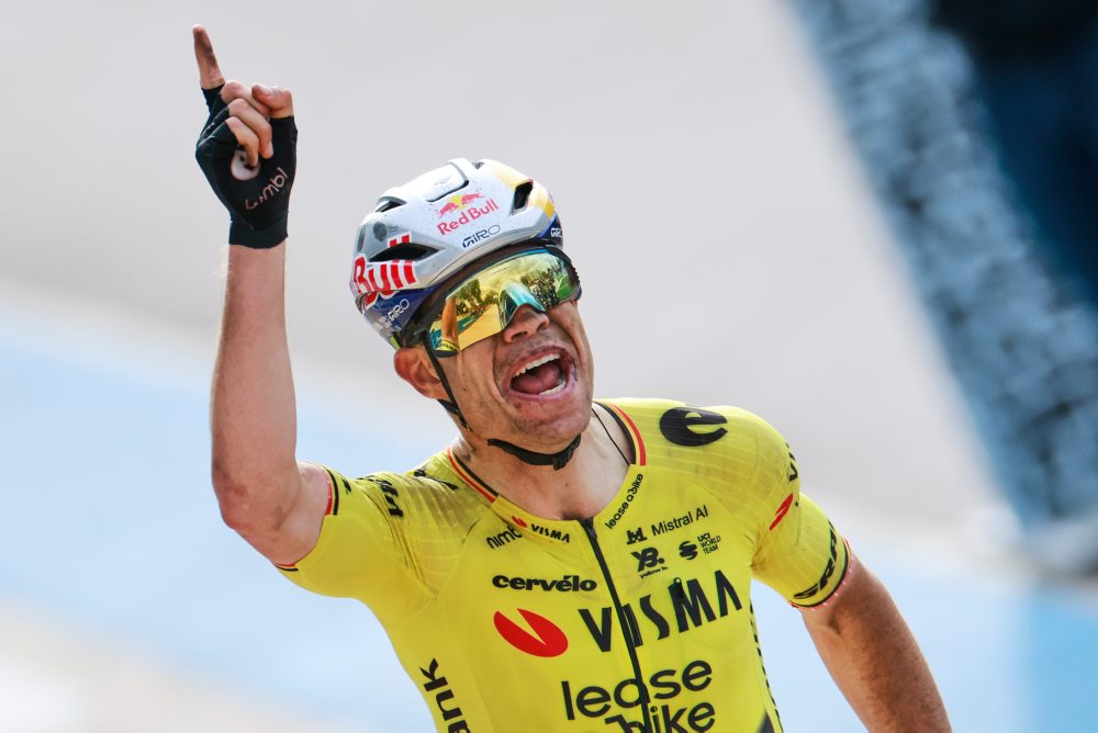 Cyklistika: Van Aert zdolal v špurte Pogačara a vyhral Paríž - Roubaix