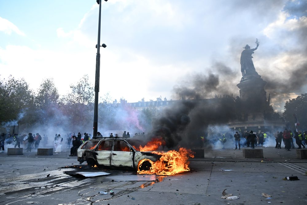 Protest proti vysokým životným nákladom a stavu verejných služieb v Paríži