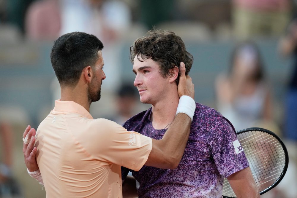 Brazílčan Joao Fonseca sa prebojoval do osemfinále na grandslame Roland Garros  