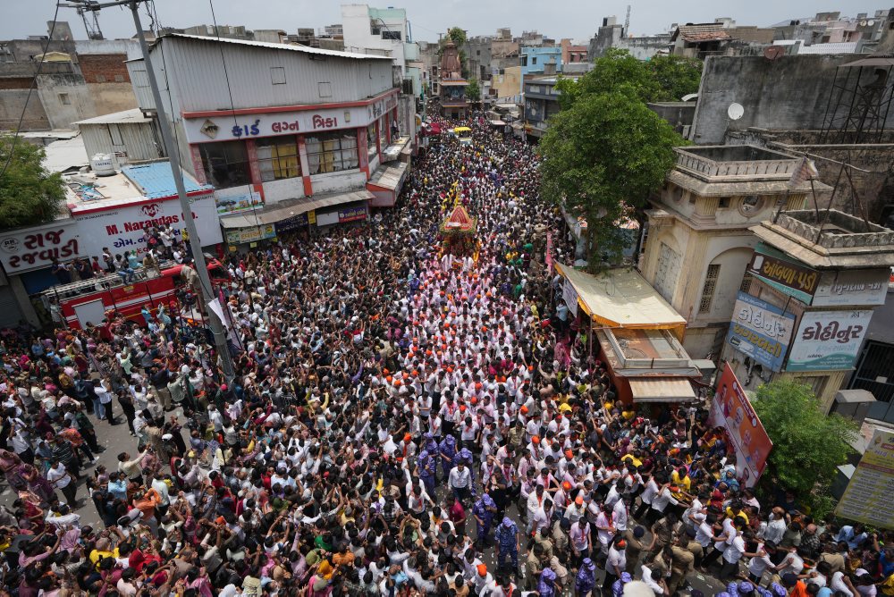 Sprievod počas festivalu Rath Yatra 