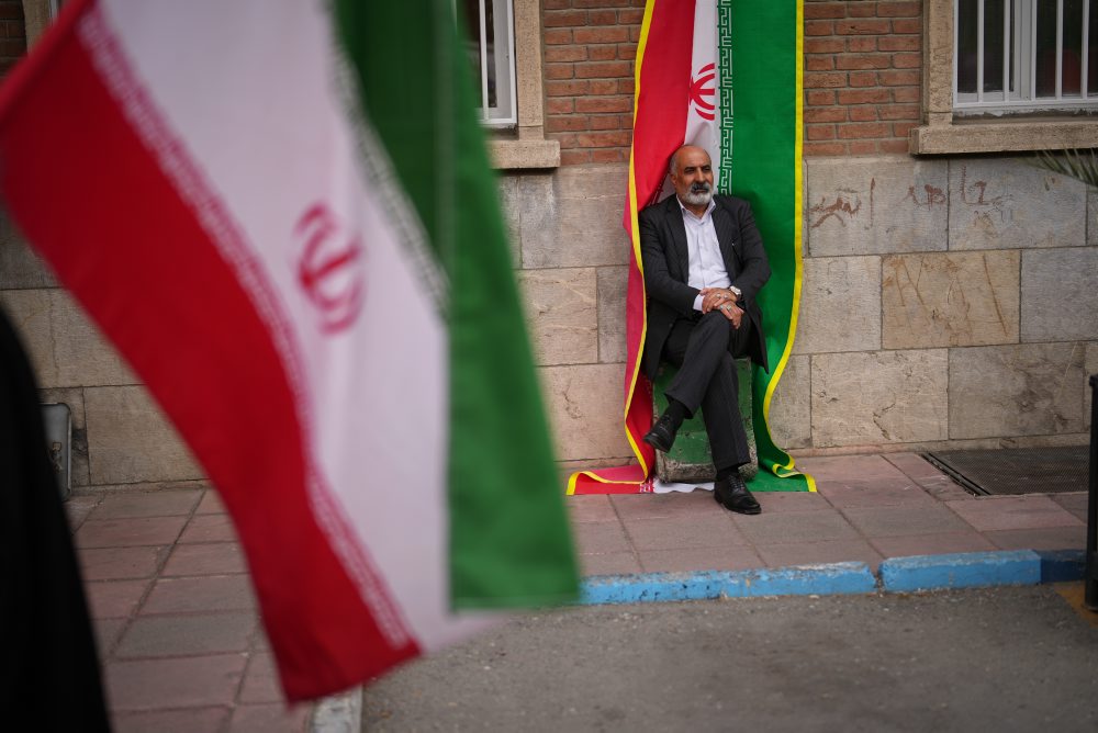 Provládny protest proti izraelsko-americkým útokom v Iráne 