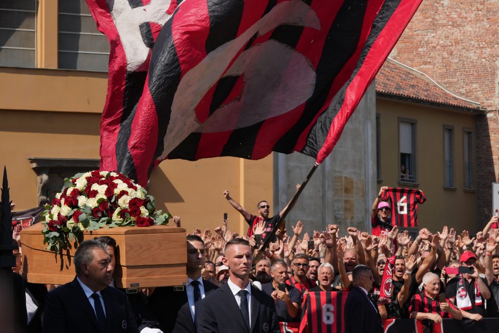 Pohreb legendárneho talianskeho futbalistu Franca Baresiho v Miláne 