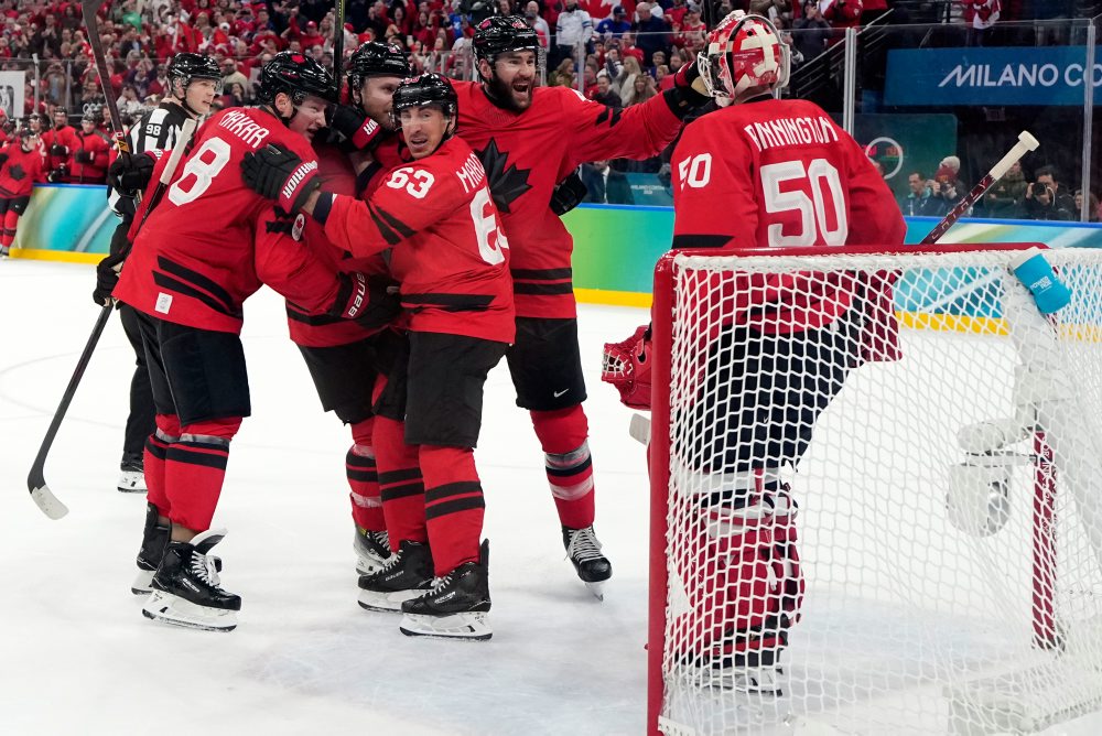 Kanaďania otočili duel s Fínmi a sú prví finalisti