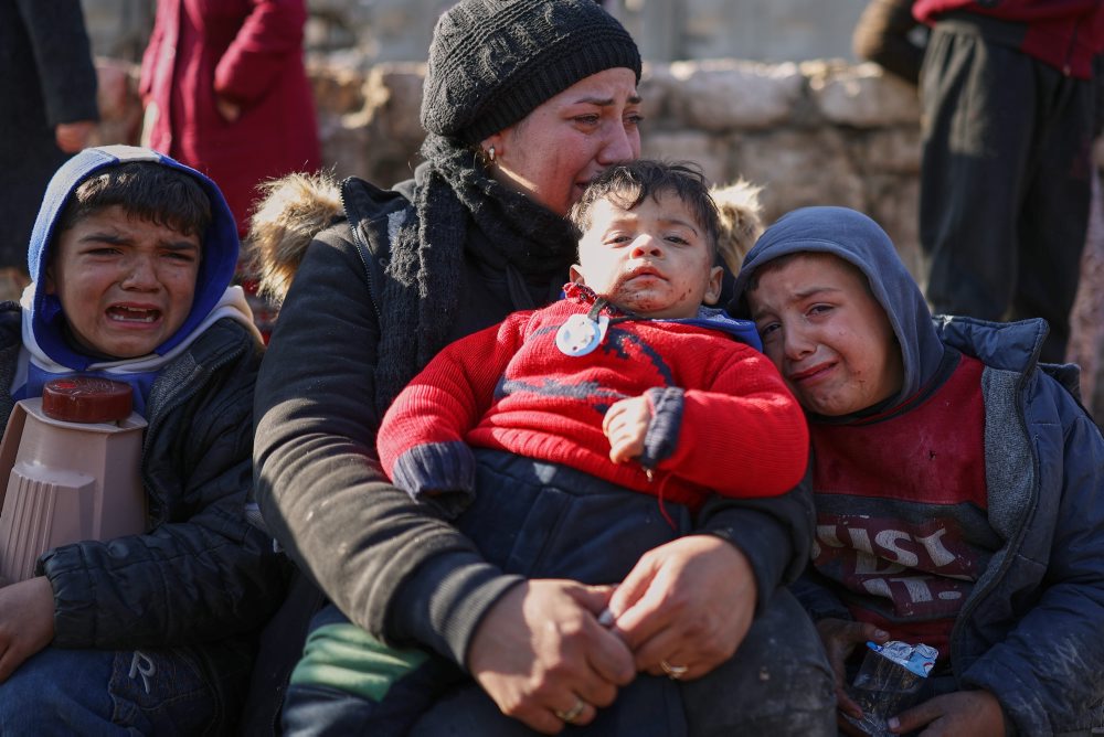 Evakuácia miestnych obyvateľov z kurdskej štvrte v sýrskom Aleppe