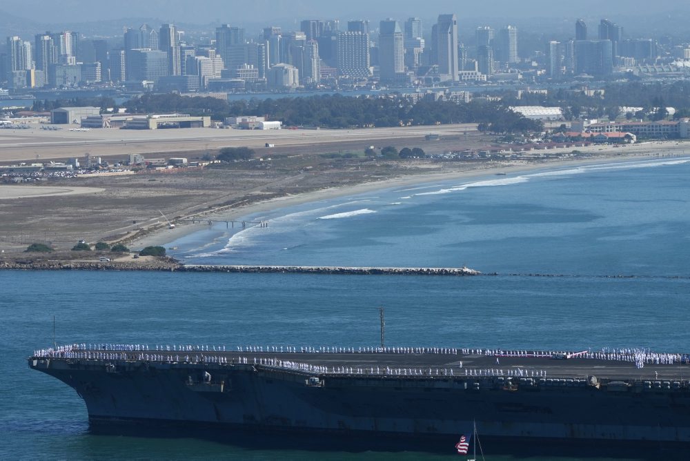 Lietadlová loď USS Abraham Lincoln sa vrátila späť do San Diegae