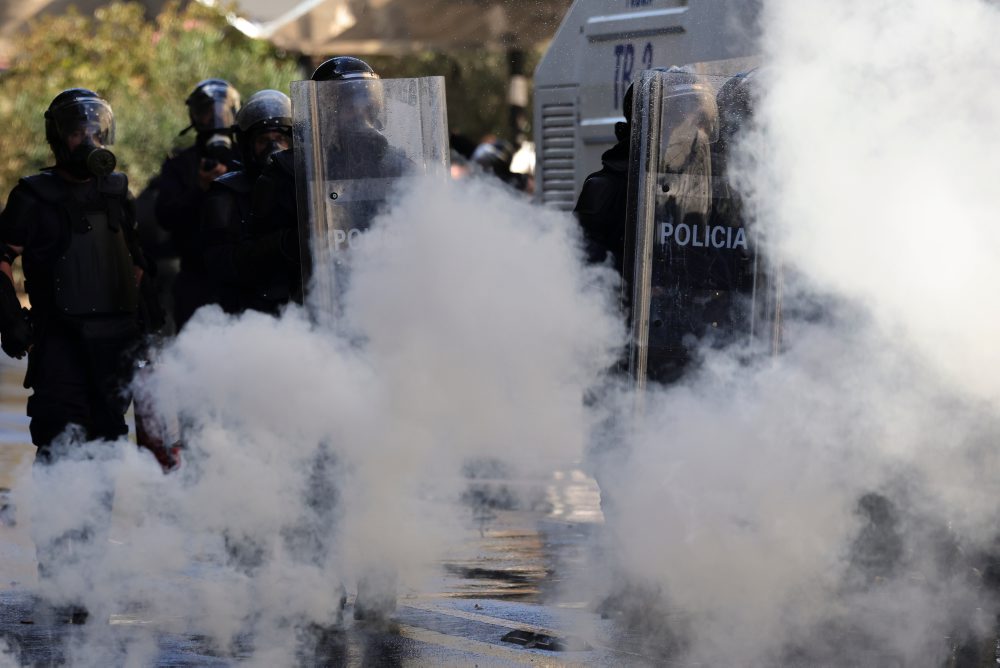 Pokračujúce protivládne študentské protesty v Albánsku