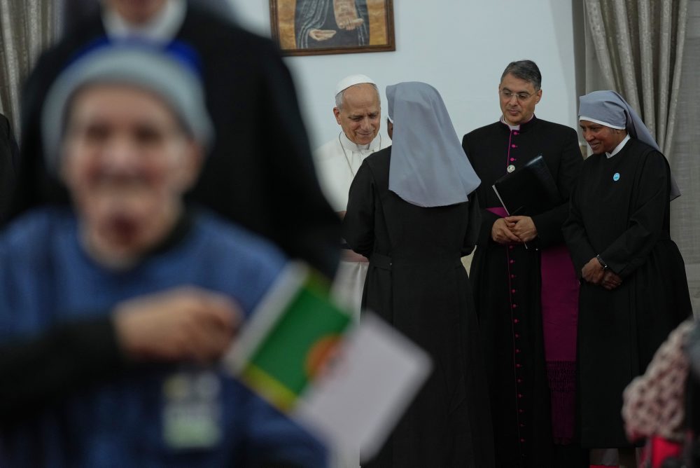 Pápež Lev XIV. pokračuje v návšteve Alžírska, v Annabe sa stretol s mníškami