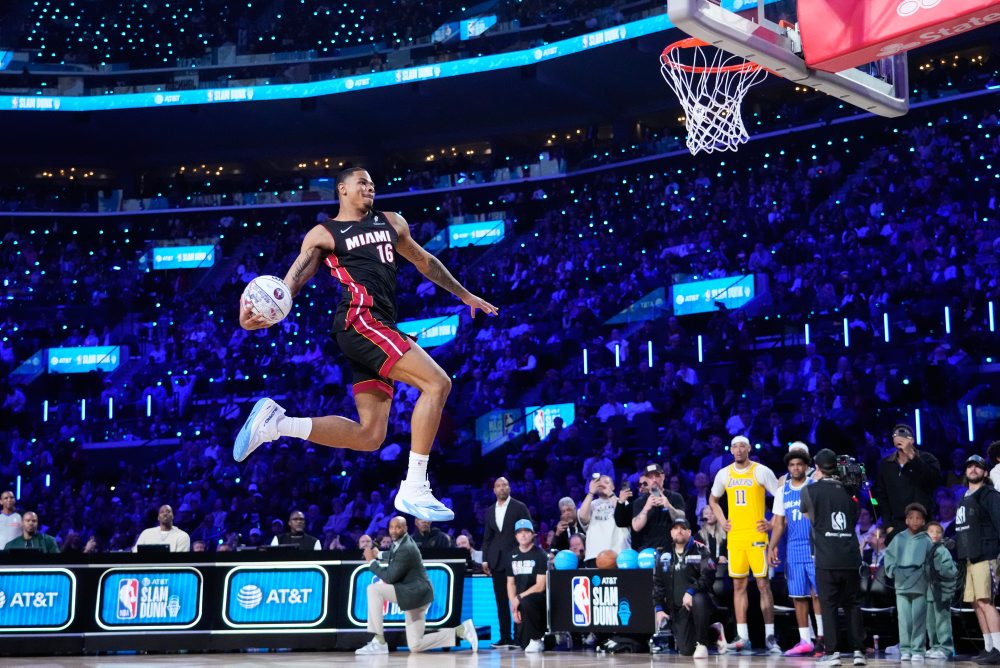 Súťaž trojkárov pre Lillarda, najlepším smečiarom Johnson