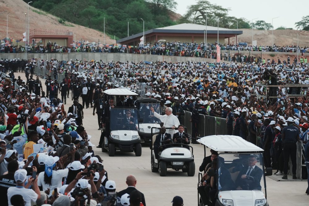 Pápež Lev XIV. v Angole