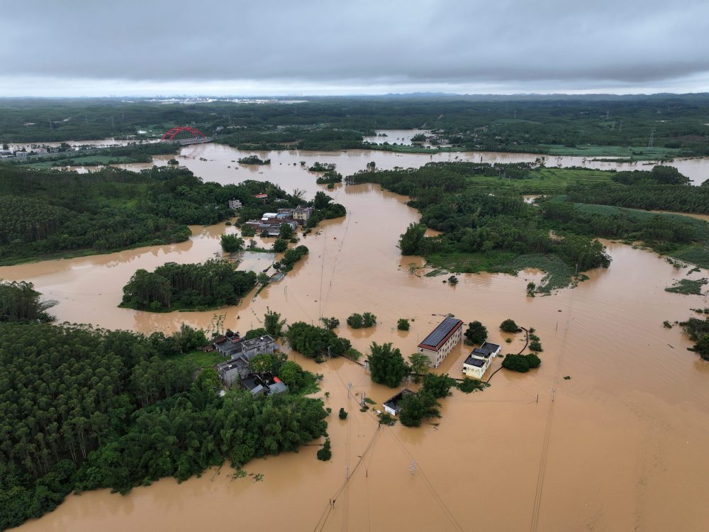 Záplavy v južnej Číne si vyžiadali už 39 obetí