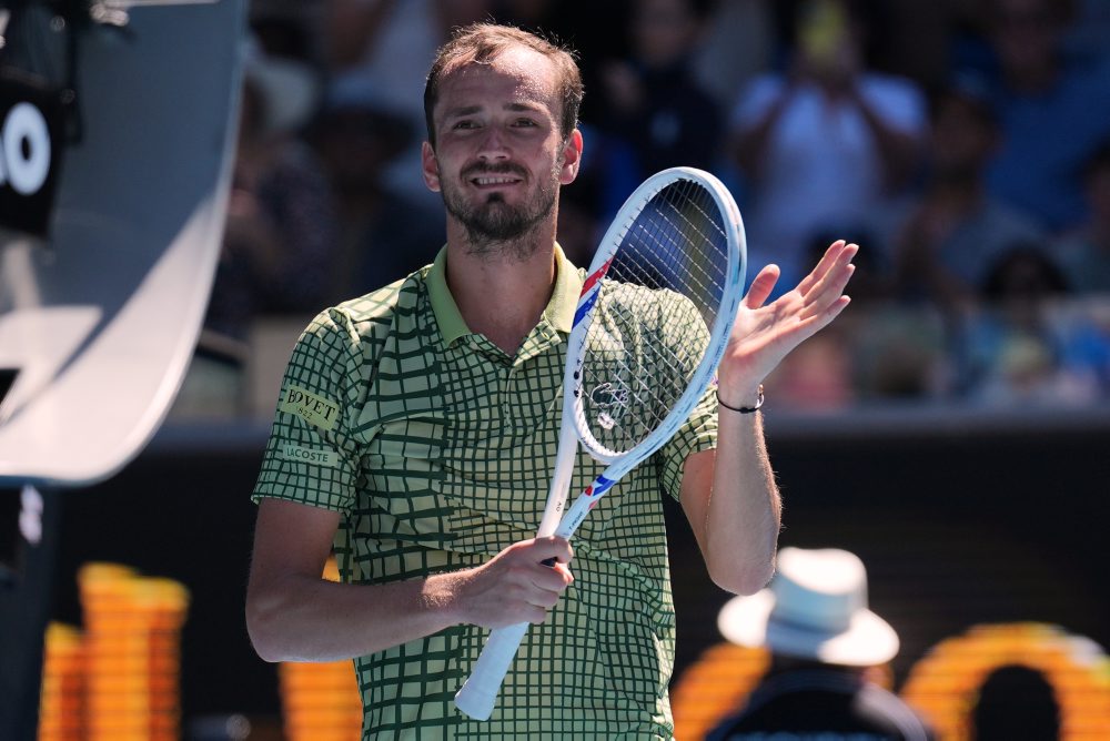 Rus Daniil Medvedev postúpil do osemfinále dvojhry