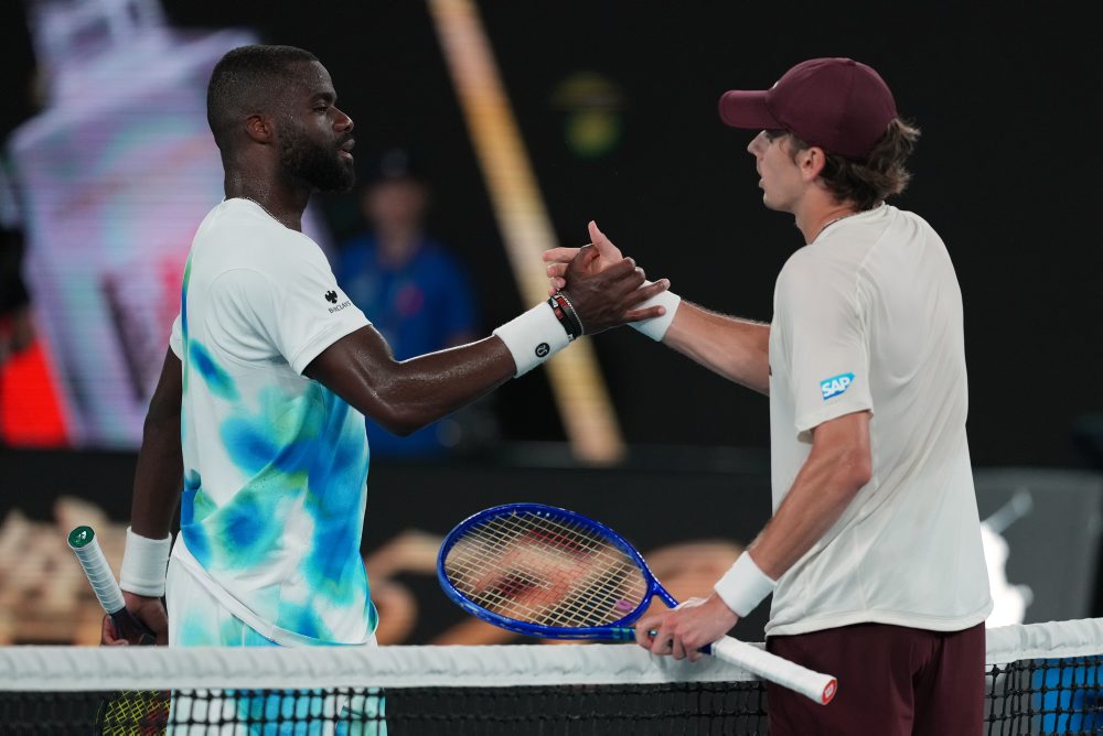 Austrálčan Alex de Minaur postúpil do osemfinále dvojhry