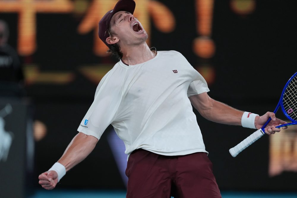 Austrálčan Alex de Minaur postúpil do osemfinále dvojhry