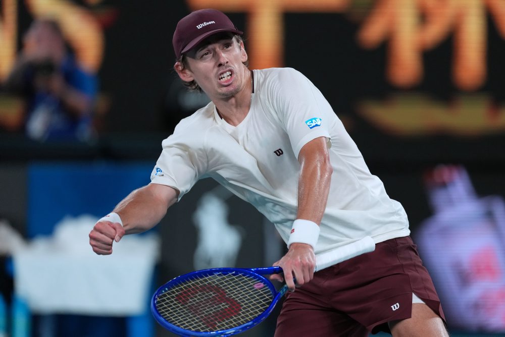 Austrálčan Alex de Minaur postúpil do osemfinále dvojhry