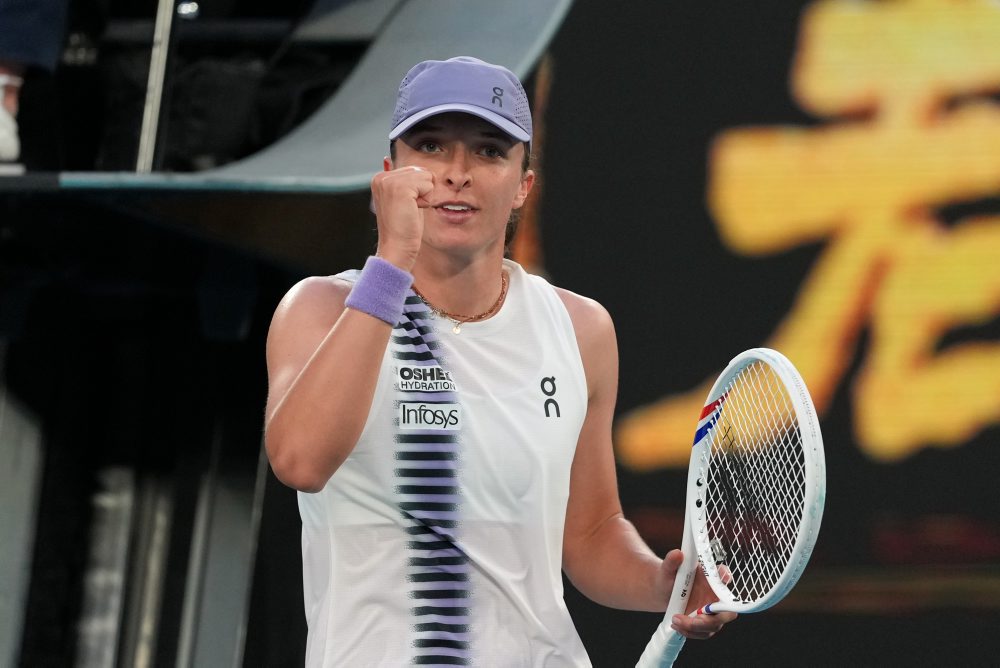 Poľka Iga Swiateková ukončila nádeje domácej Inglisovej a postúpila do štvrťfinále dvojhry