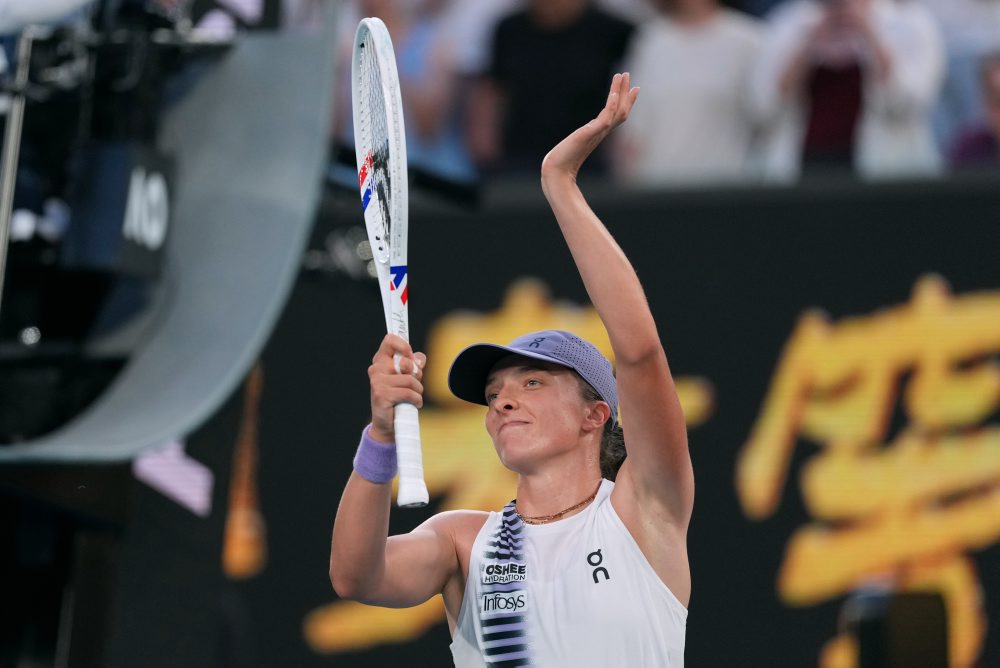 Poľka Iga Swiateková ukončila nádeje domácej Inglisovej a postúpila do štvrťfinále dvojhry