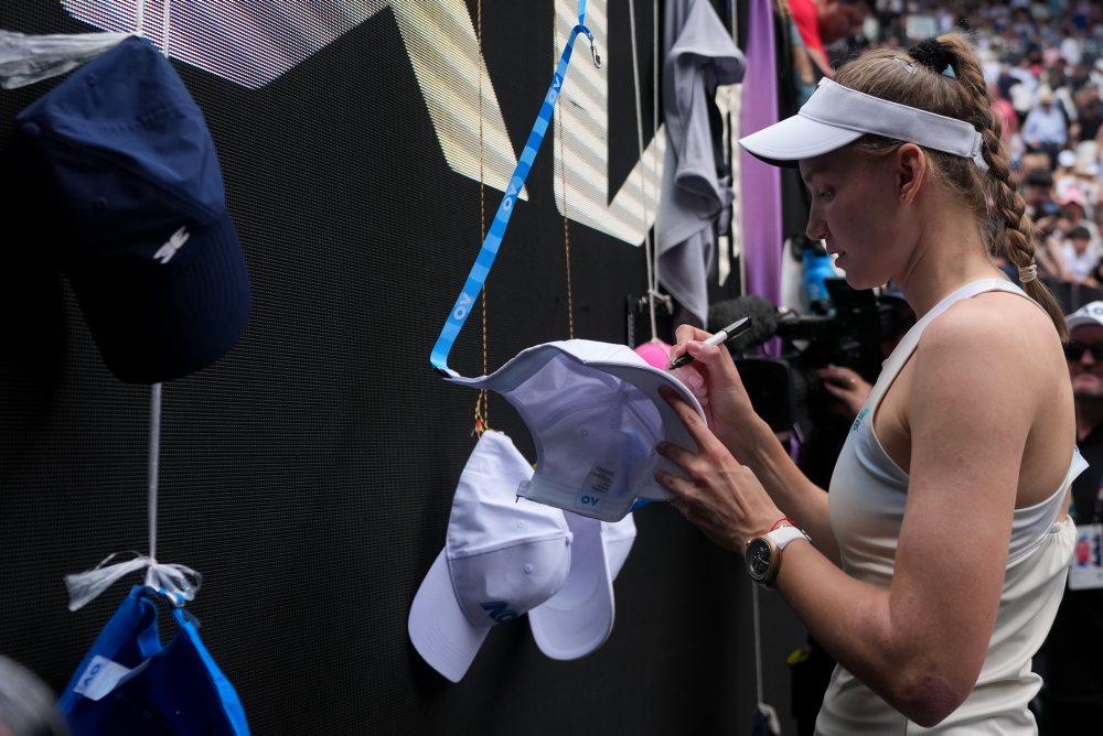 Kazaška Jelena Rybakinová postúpila do semifinále ženskej dvojhry