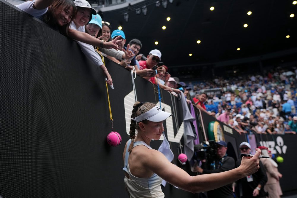 Kazaška Jelena Rybakinová postúpila do semifinále ženskej dvojhry