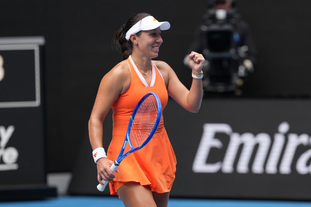 Američanka Jessica Pegulová vyradila svoju krajanku Anisimovovú a postúpila do semifinále dvojhry