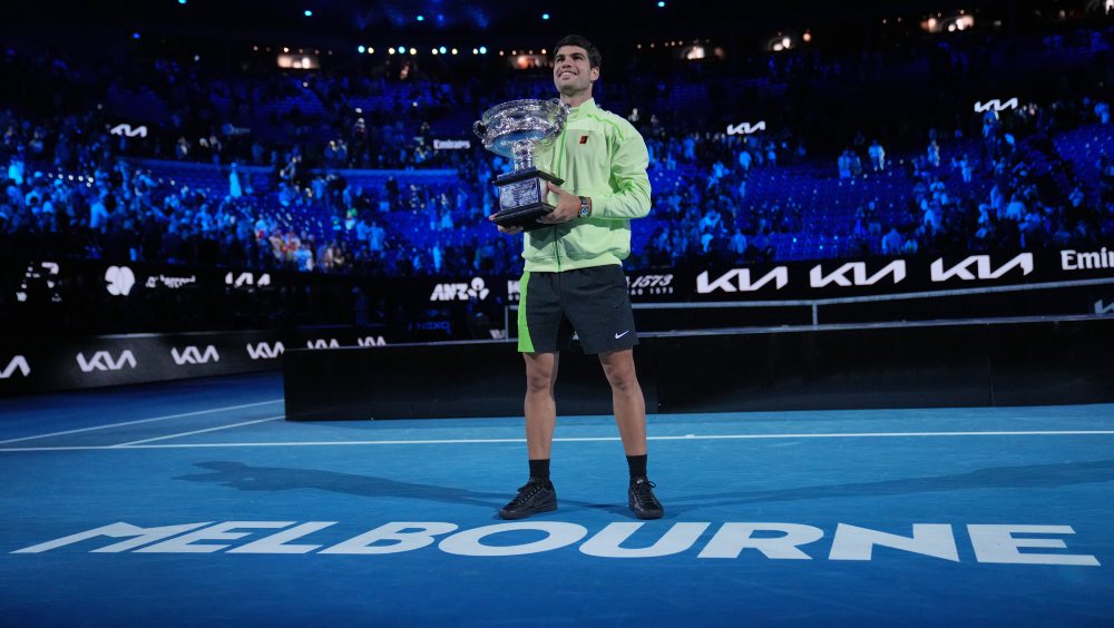 Španiel Carlos Alcaraz zdolal pri svojom prvom finále Djokoviča