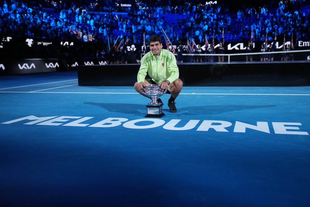 Španiel Carlos Alcaraz zdolal pri svojom prvom finále Djokoviča