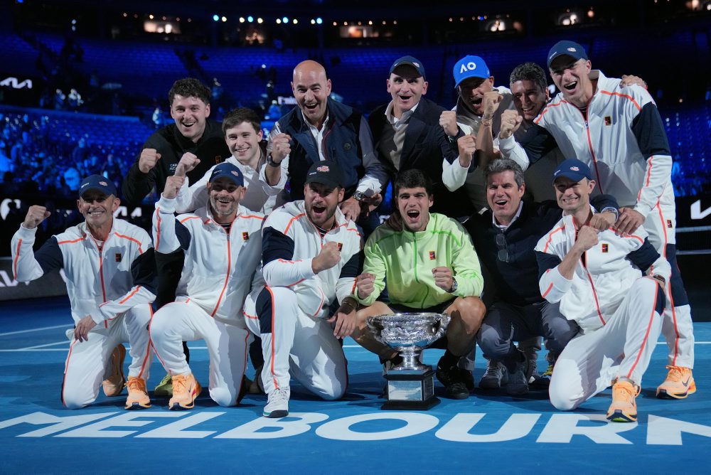 Španiel Carlos Alcaraz zdolal pri svojom prvom finále Djokoviča