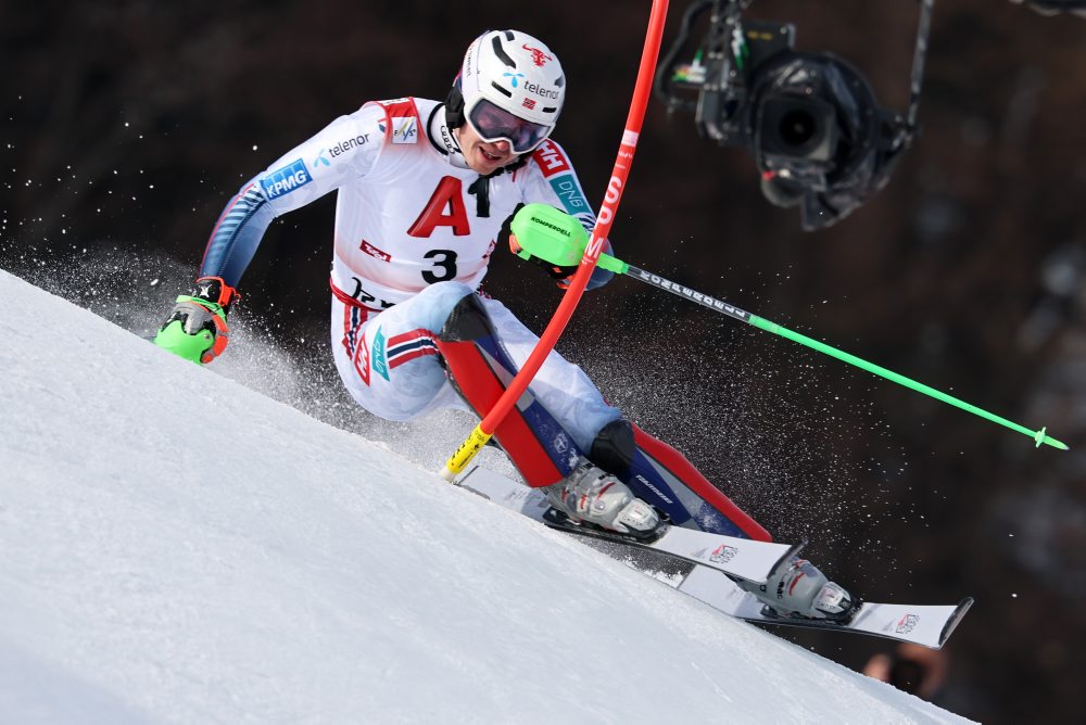 1. kolo slalomu mužov 