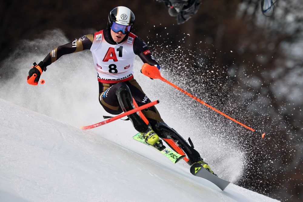 1. kolo slalomu mužov 