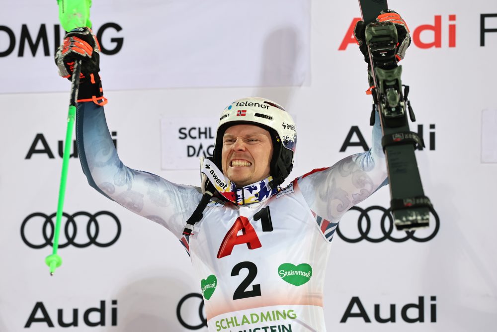 Nór Henrik Kristoffersen triumfoval v nočnom slalome v Schladmingu